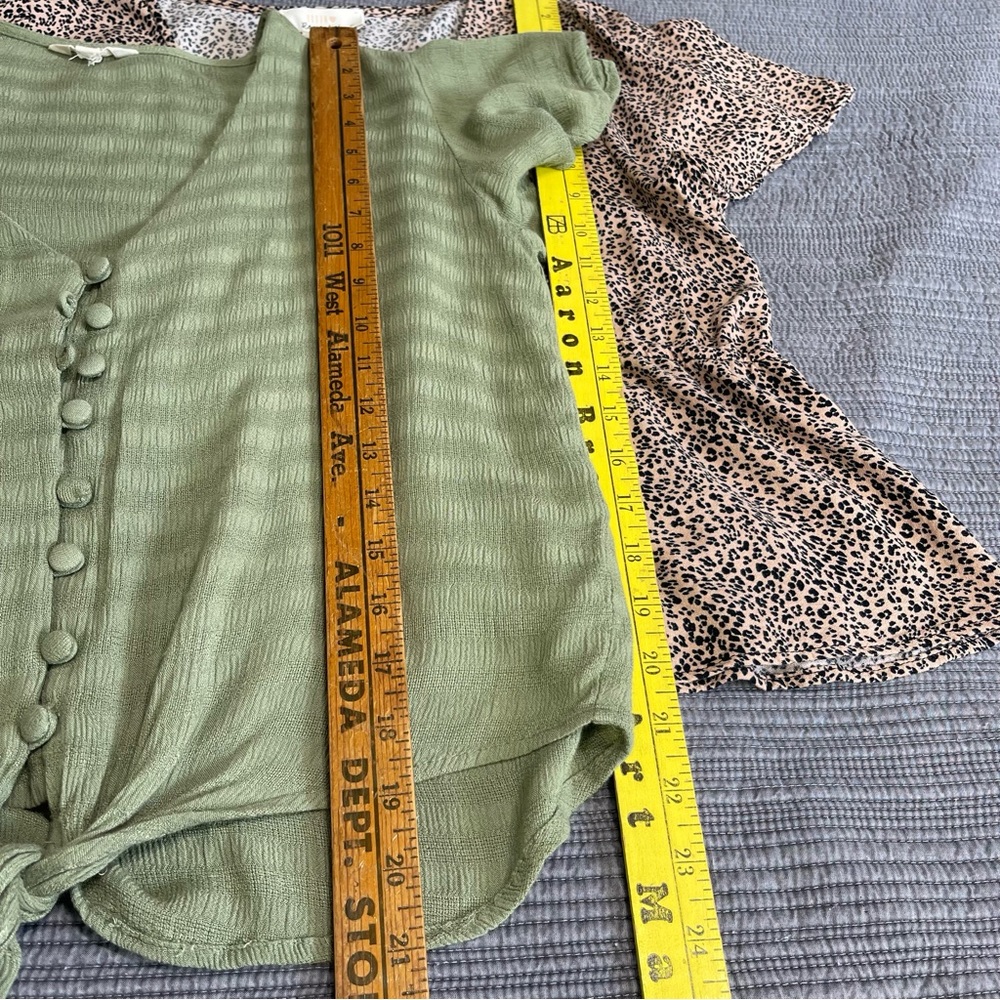Lot Of Two Blouse Top Womens Sz L Green & Brown Leopard Shor Sleeve tie front - Picture 7 of 10